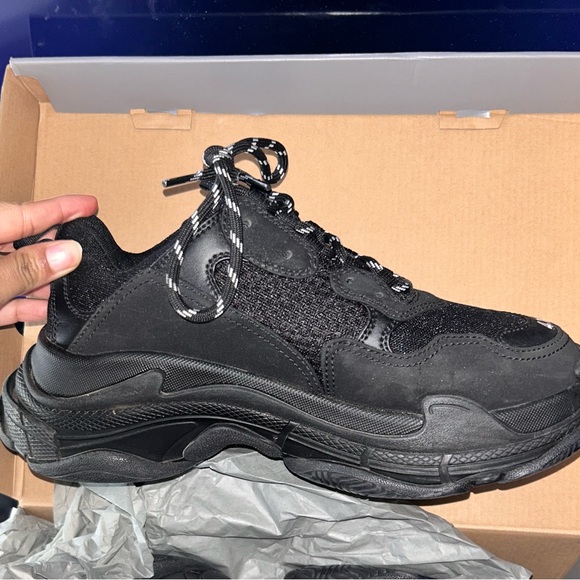 Balenciaga triple s sneakers - Picture 2 of 5